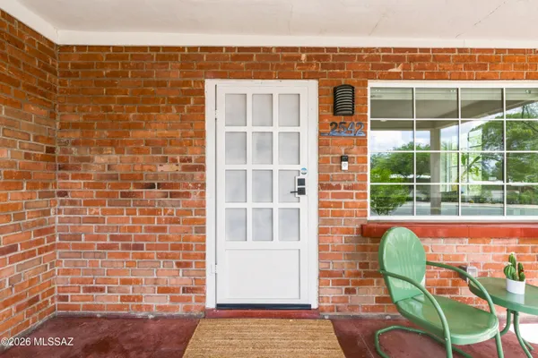 $1,200 | 2542 East Seneca Street, Tucson, AZ 85716