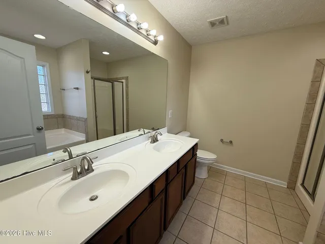 $1,750 | 712 Radiant Drive, Jacksonville, NC 28546