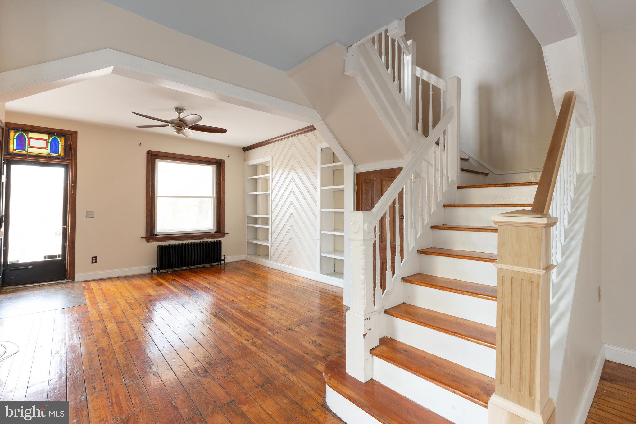 283 Rochelle Avenue Philadelphia, PA 19128 - Photo 8 of 53 Living Room/Stairway