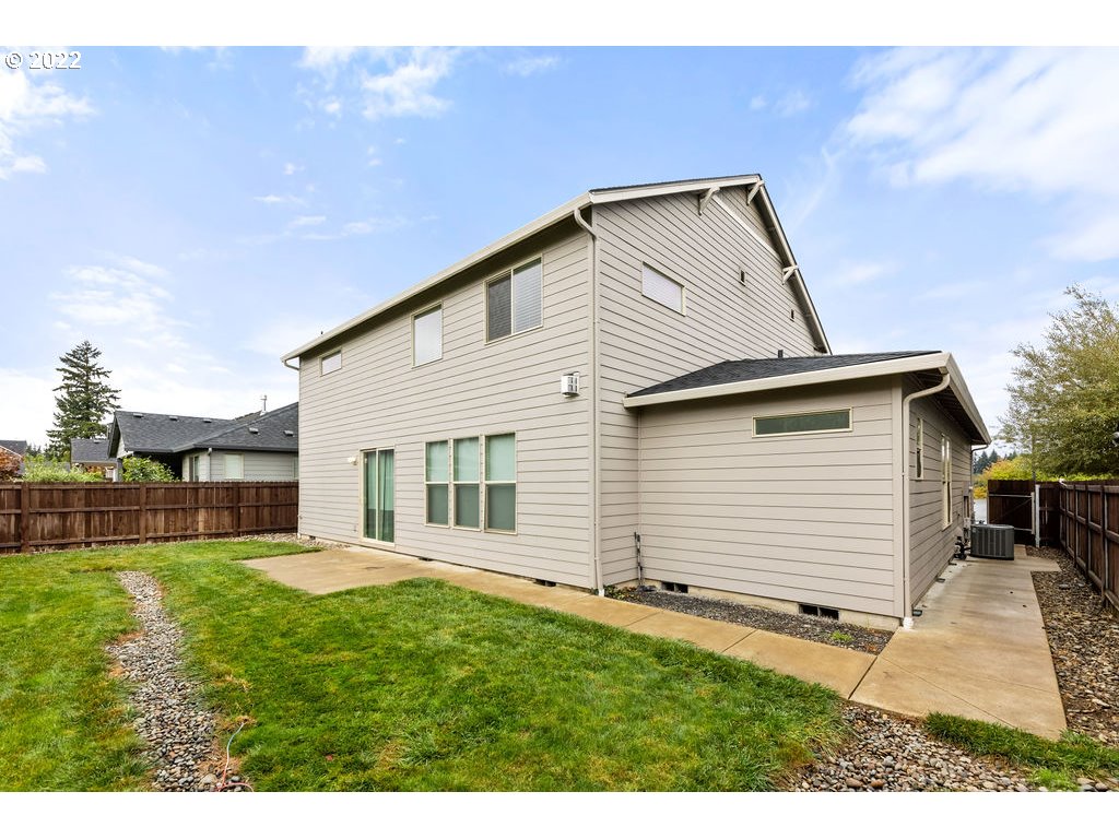 4593 North Noble Loop Ridgefield, WA 98642 - Photo 22 of 22 a front view of house with yard