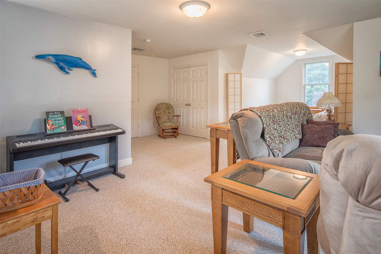 2 Sinclair Drive Exeter, NH 03833 - Photo 21 of 32