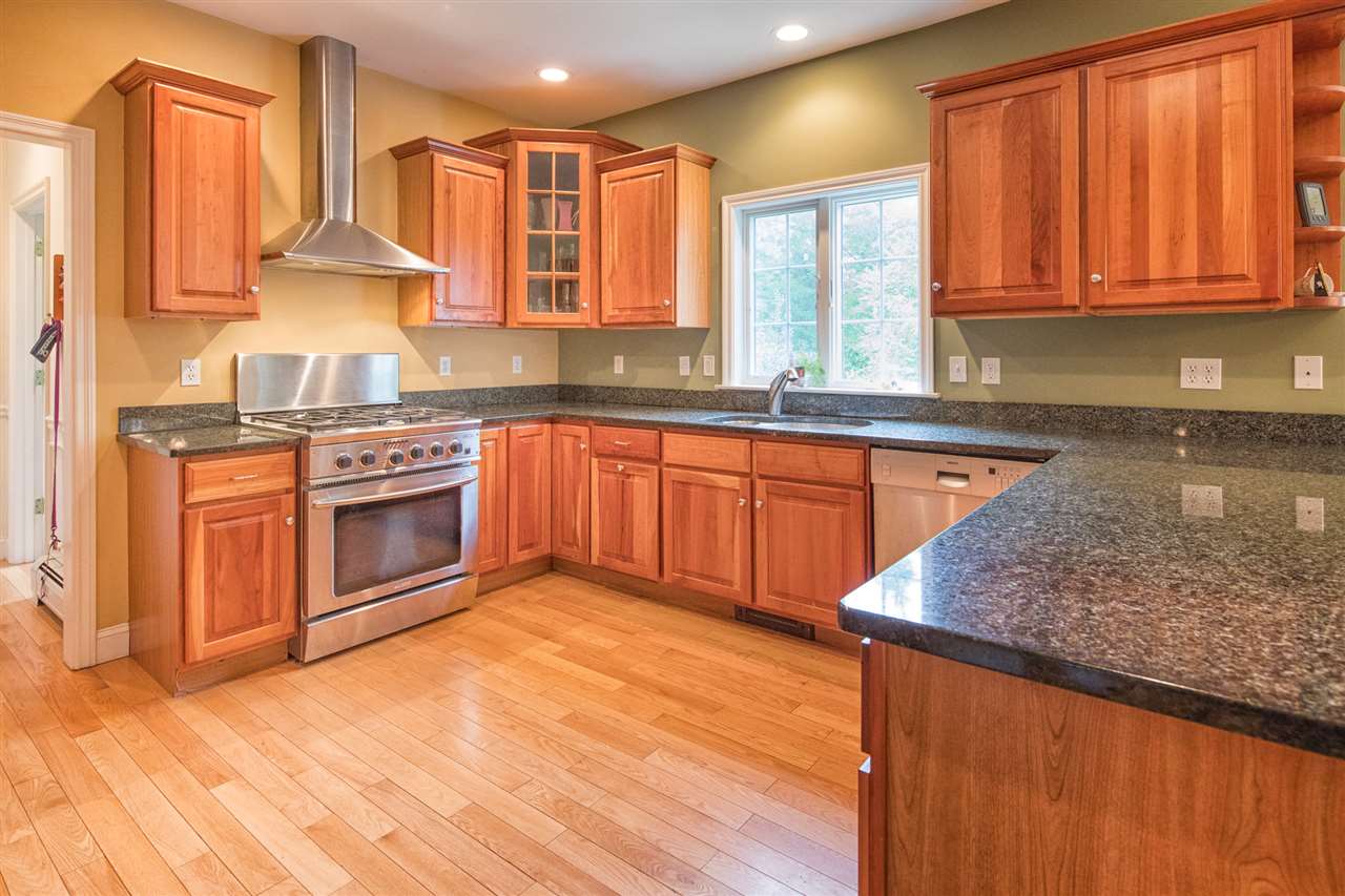 2 Sinclair Drive Exeter, NH 03833 - Photo 5 of 32