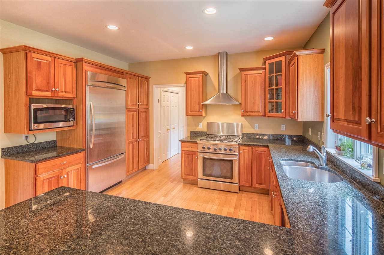 2 Sinclair Drive Exeter, NH 03833 - Photo 7 of 32