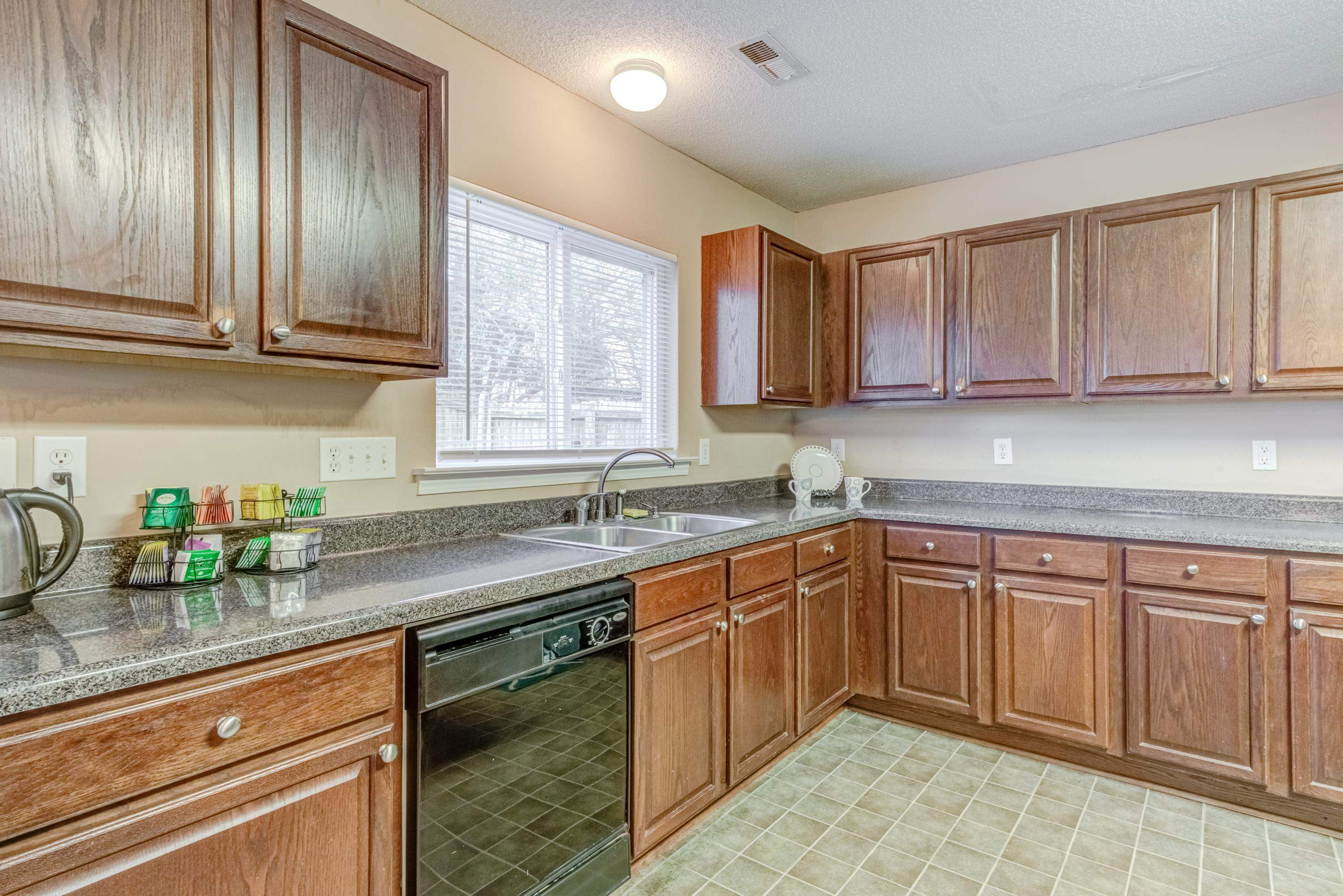 2832 Roundleaf Court Raleigh, NC 27604 - Photo 10 of 28 Photo 10