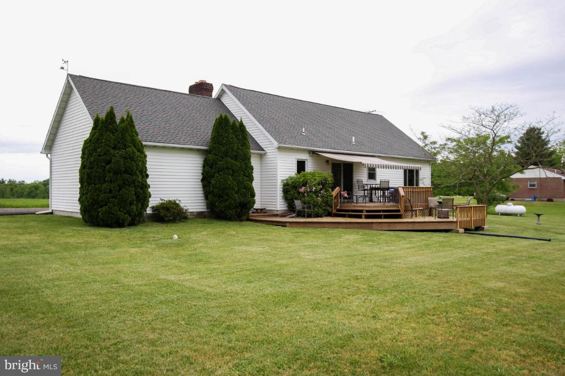 519 Sachs Road Gettysburg, PA 17325 - Photo 39 of 51 Retractable Remote Awning