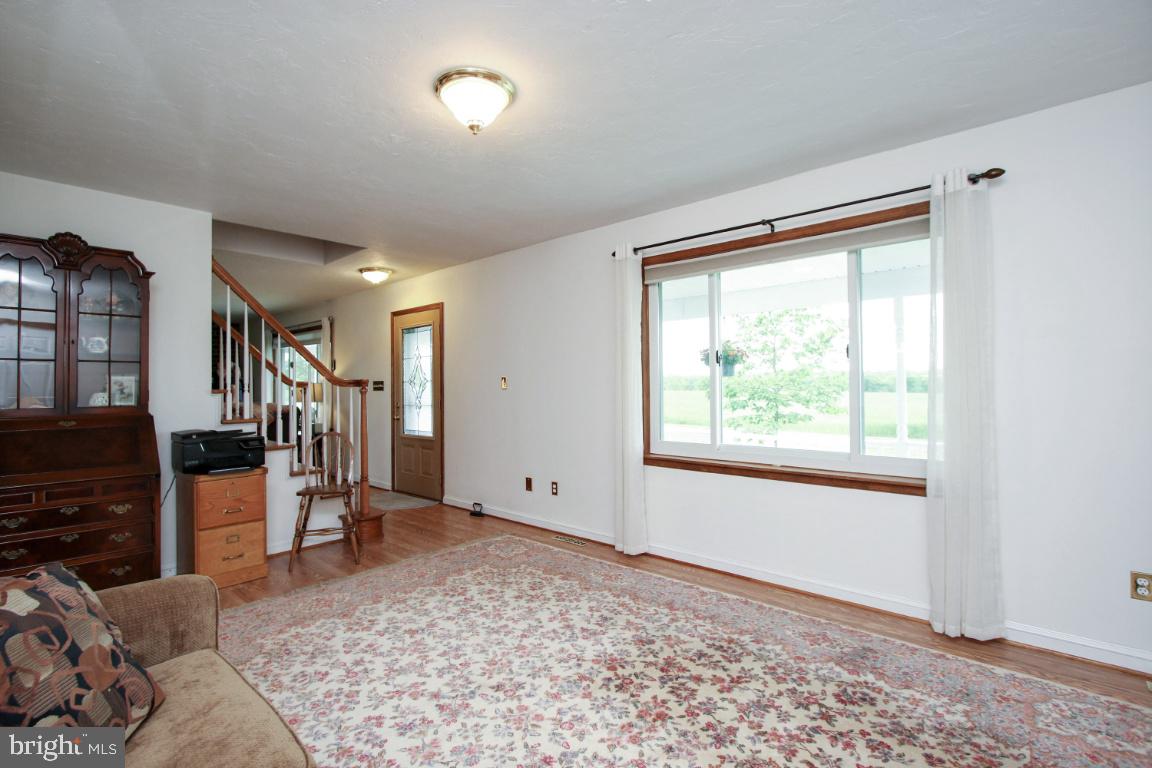 519 Sachs Road Gettysburg, PA 17325 - Photo 7 of 51 Curtain Rods stay