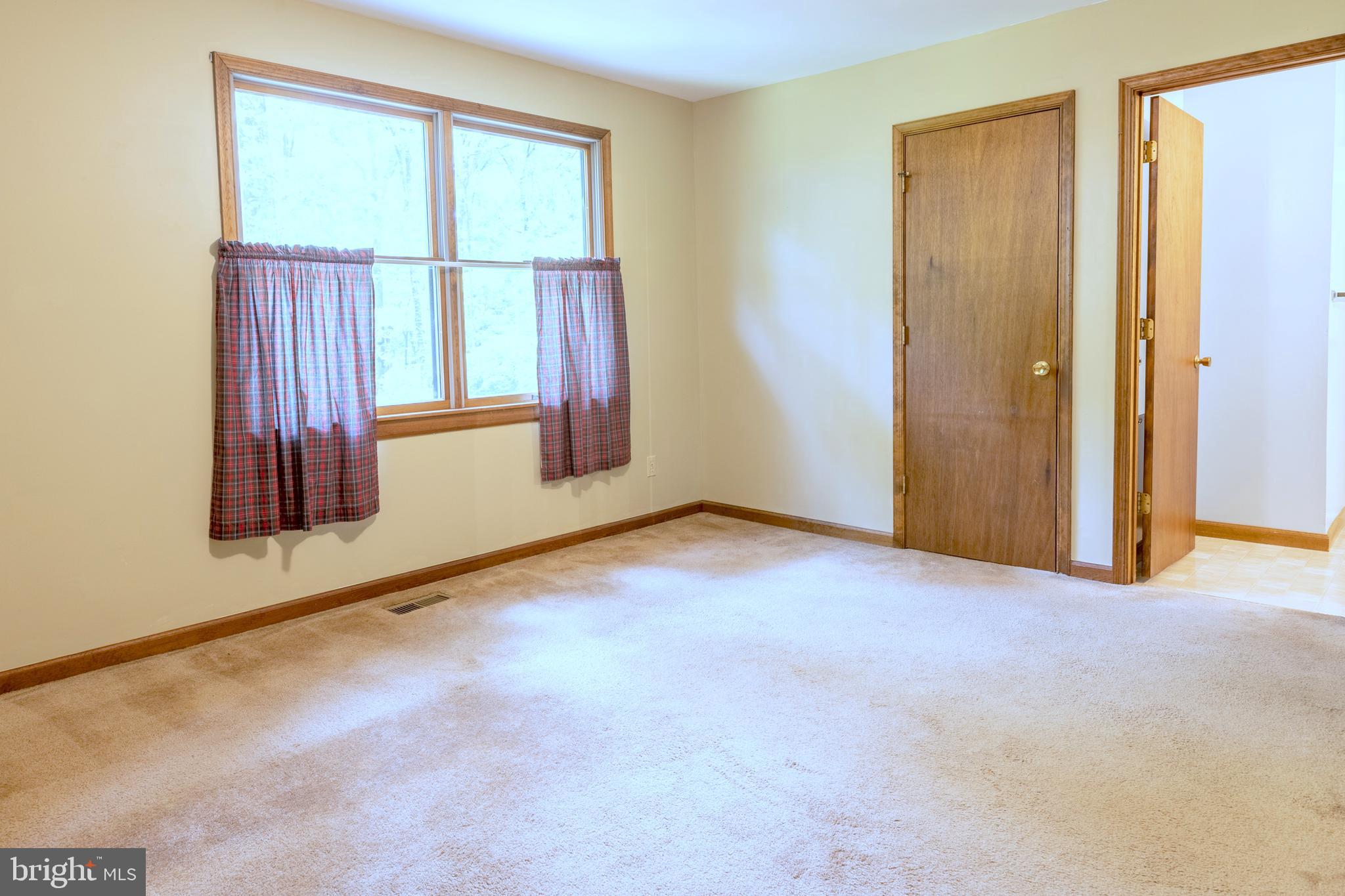 8135 Moormont Road Rapidan, VA 22733 - Photo 22 of 61 Upper level Master
