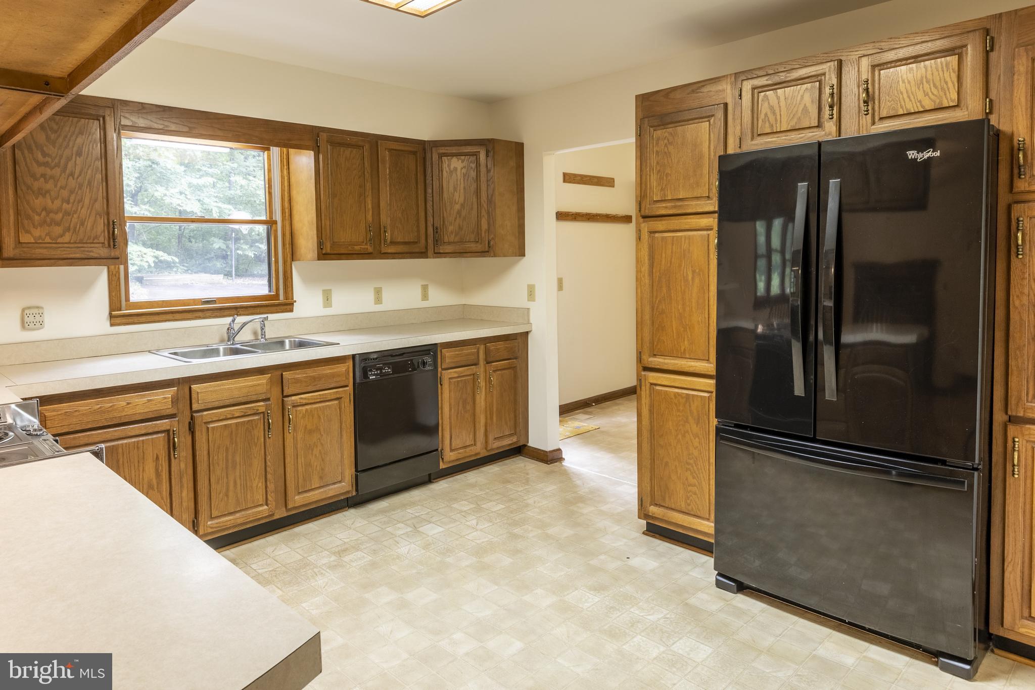 8135 Moormont Road Rapidan, VA 22733 - Photo 10 of 61 Full Range of Kitchen Appliances convey