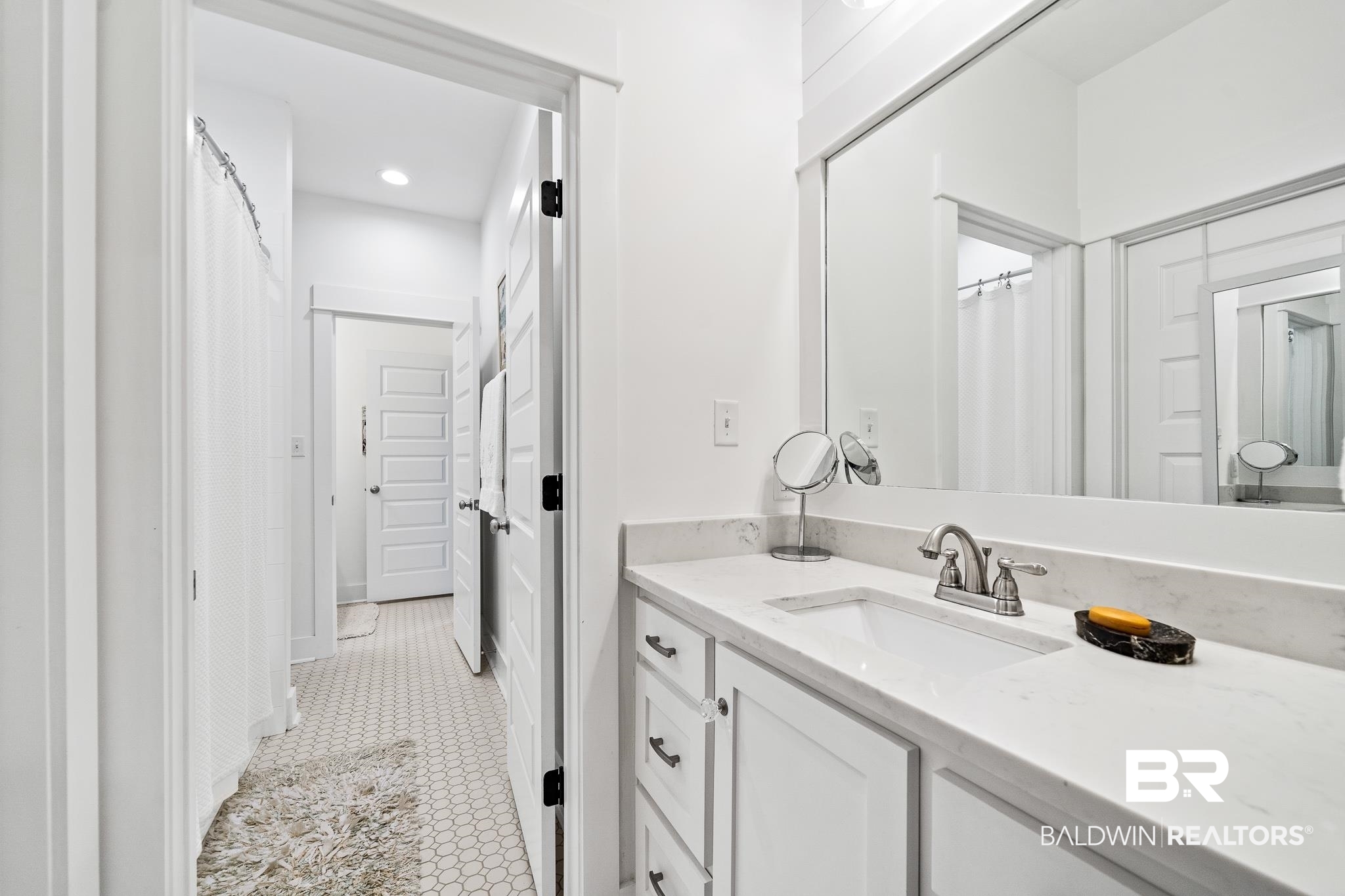 269 Westley Street Fairhope, AL 36532 - Photo 20 of 34 Jack & Jill Bath