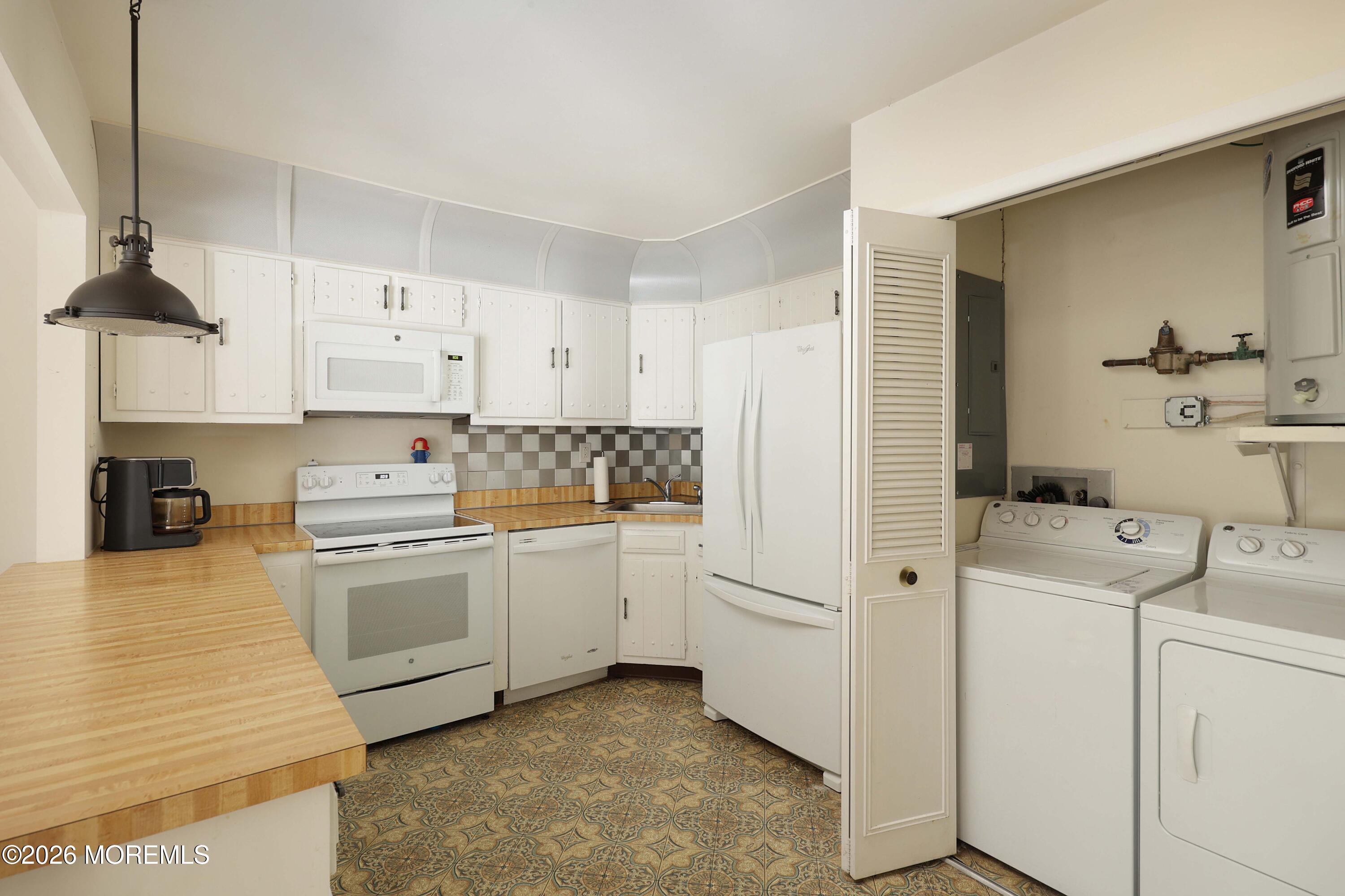 11 Medford Court Red Bank, NJ 07701 - Photo 17 of 51 Kitchen