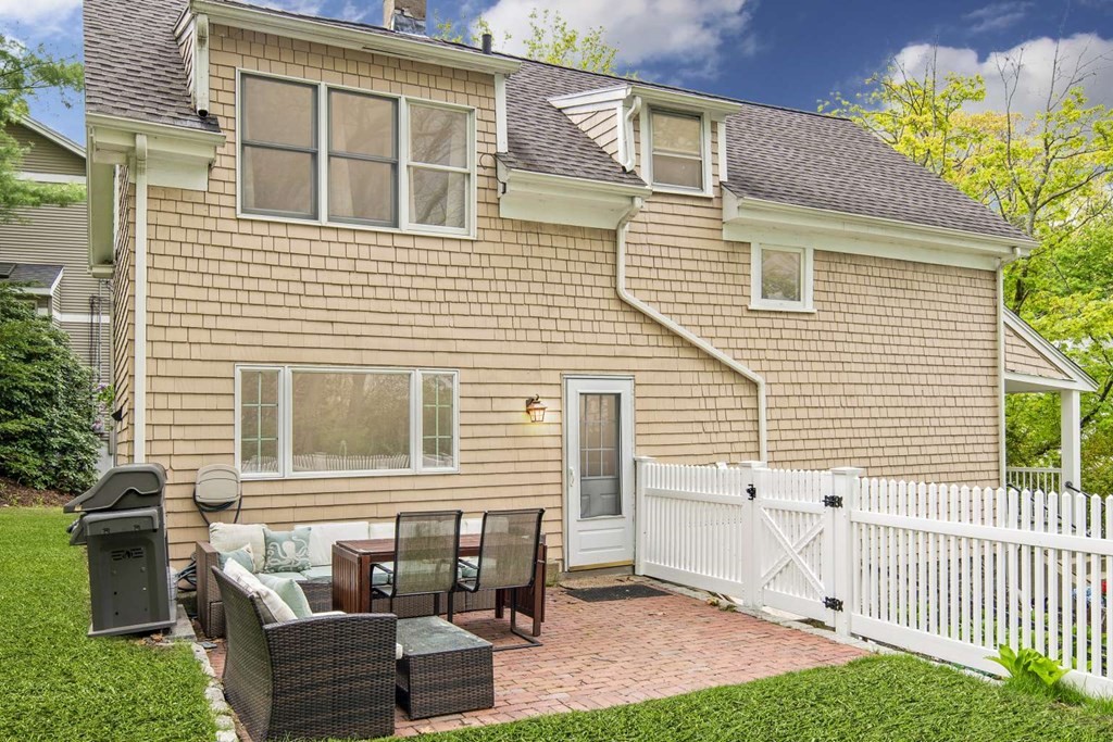 34 Thurston Road Newton, MA 02464 - Photo 17 of 20
