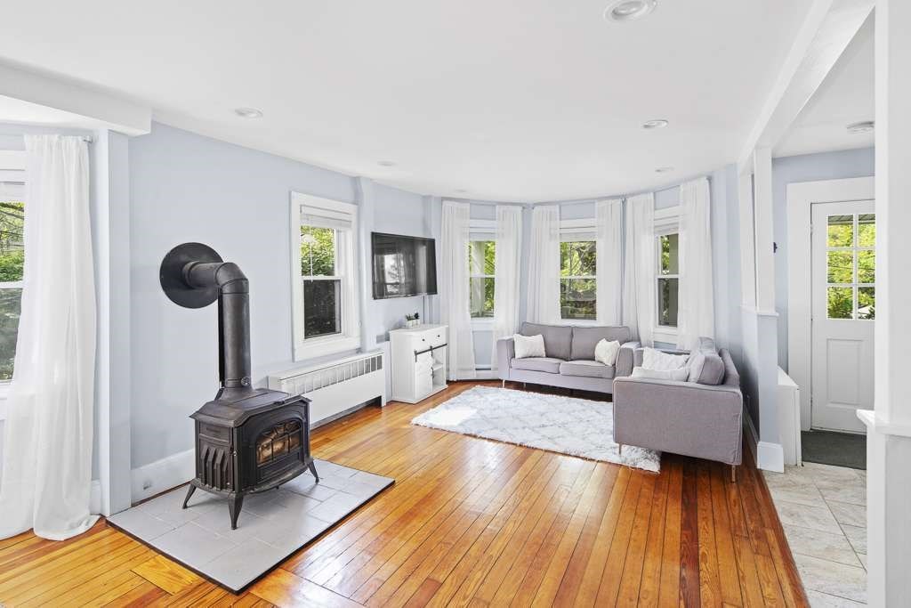 34 Thurston Road Newton, MA 02464 - Photo 8 of 20