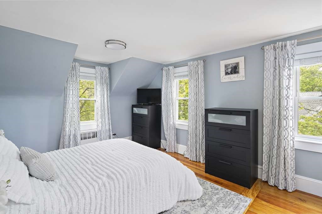 34 Thurston Road Newton, MA 02464 - Photo 10 of 20