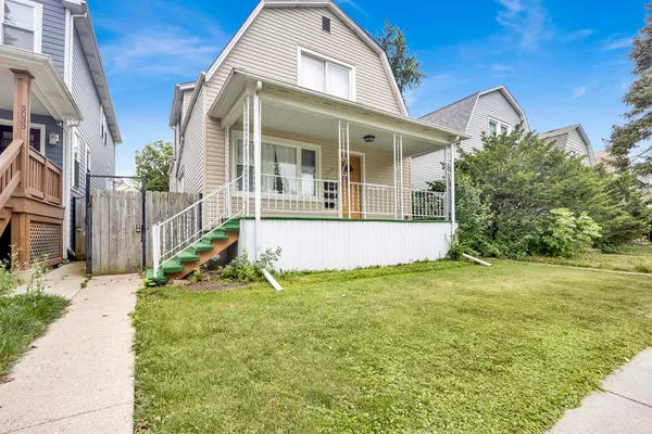 $599,999 | 5037 West Winona Street, Chicago, IL 60630
