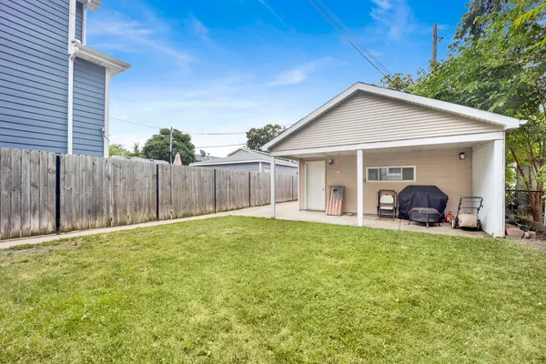 $599,999 | 5037 West Winona Street, Chicago, IL 60630