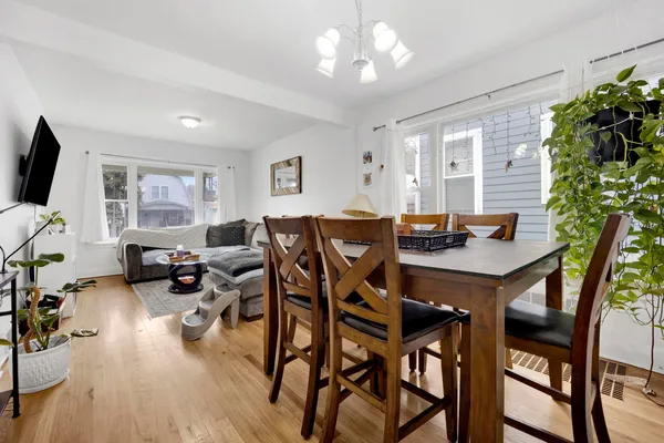 $599,999 | 5037 West Winona Street, Chicago, IL 60630