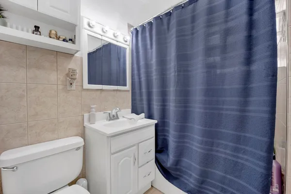 $599,999 | 5037 West Winona Street, Chicago, IL 60630