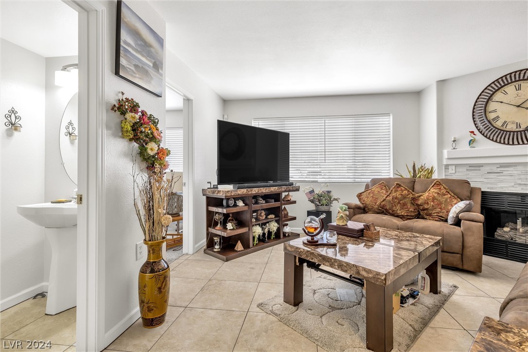 8725 West Flamingo Road, Unit 139 Las Vegas, NV 89147 - Photo 7 of 34 Gallery Image 7