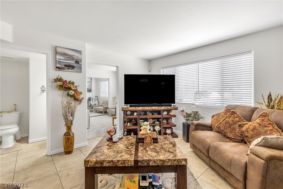 8725 West Flamingo Road, Unit 139 Las Vegas, NV 89147 - Photo 9 of 34 Gallery Image 9