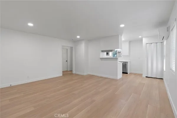 $2,575 | 748 Newport Avenue, Unit 3, Long Beach, CA 90804