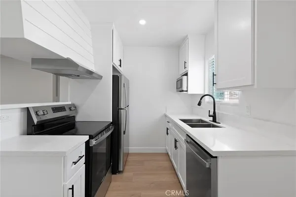 $2,575 | 748 Newport Avenue, Unit 3, Long Beach, CA 90804