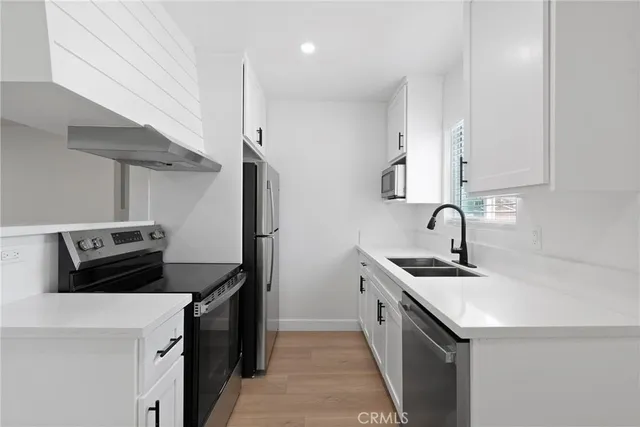 $2,695 | 748 Newport Avenue, Unit 3, Long Beach, CA 90804