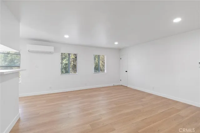 $2,695 | 748 Newport Avenue, Unit 3, Long Beach, CA 90804