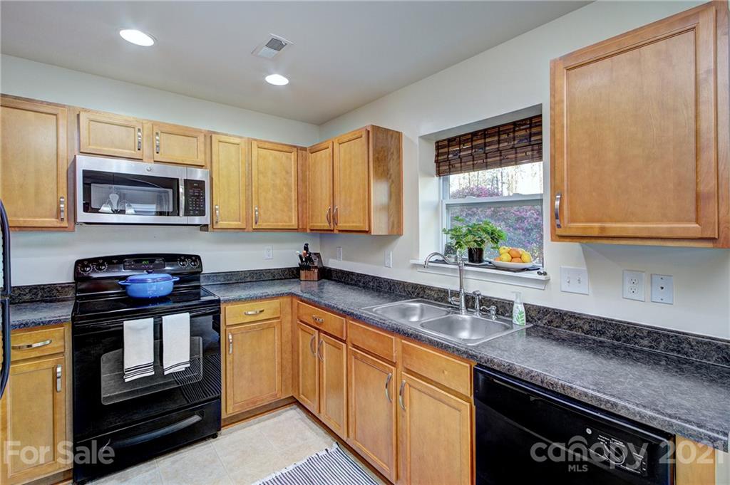 10904 Greenhead View Road Charlotte, NC 28262 - Photo 14 of 36 Gallery Image 14
