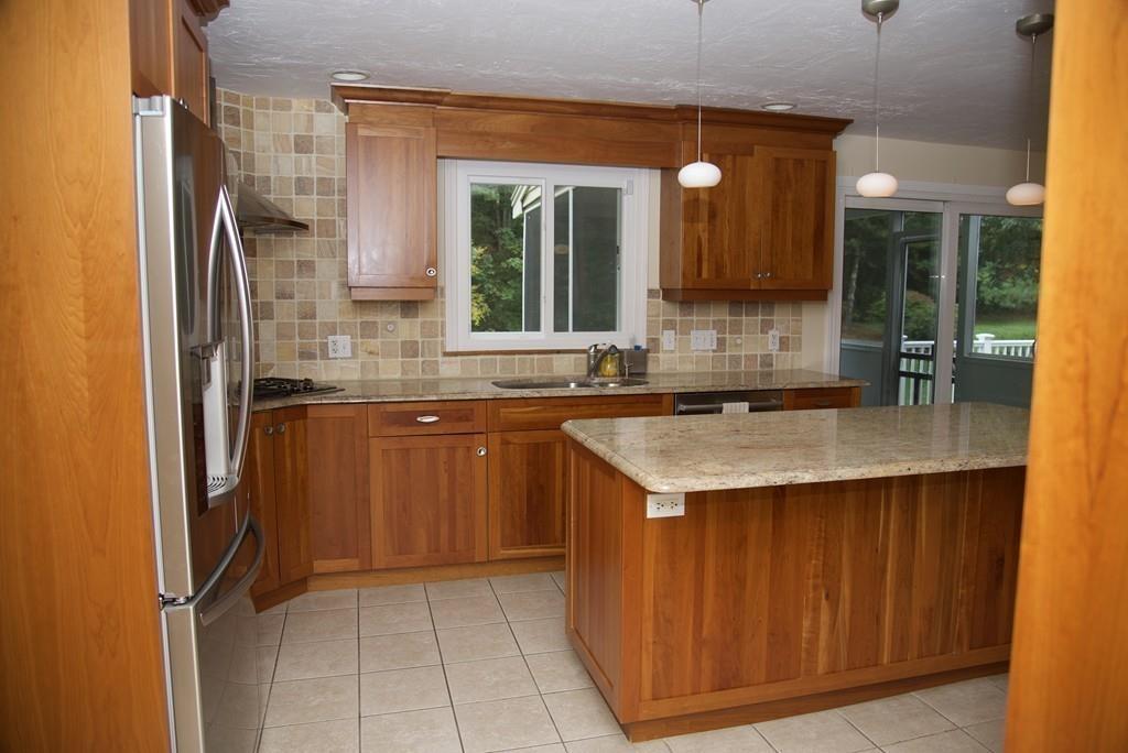 196 Vega Road Marlborough, MA 01752 - Photo 6 of 30 Gallery Image 6