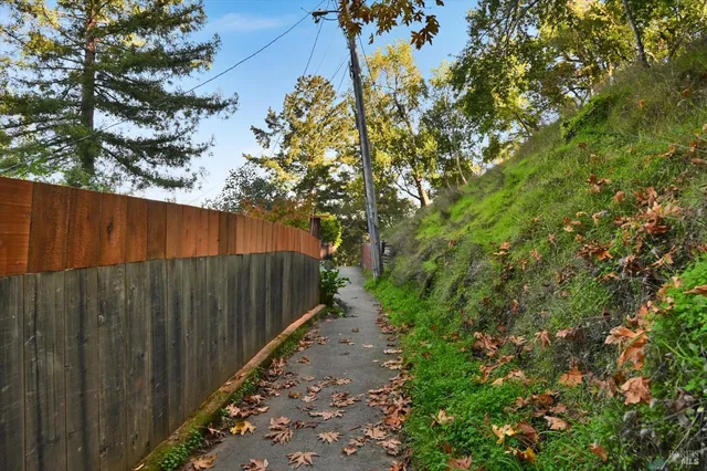 $849,000 | 51 Berry Trail, Fairfax, CA 94930