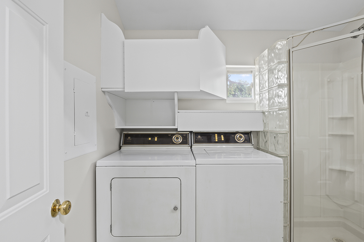 2900 Swallow Lane Rolling Meadows, IL 60008 - Photo 14 of 37 a utility room with dryer and washer