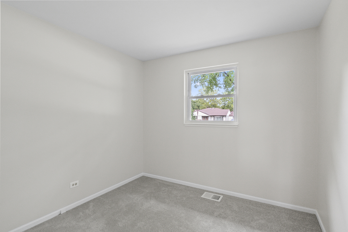 2900 Swallow Lane Rolling Meadows, IL 60008 - Photo 20 of 37 a view of room with window