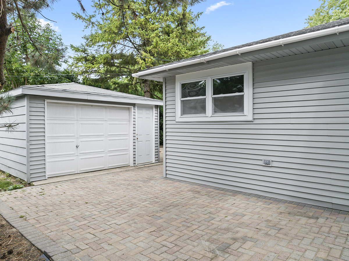 2900 Swallow Lane Rolling Meadows, IL 60008 - Photo 27 of 37 a small white house with a outdoor space