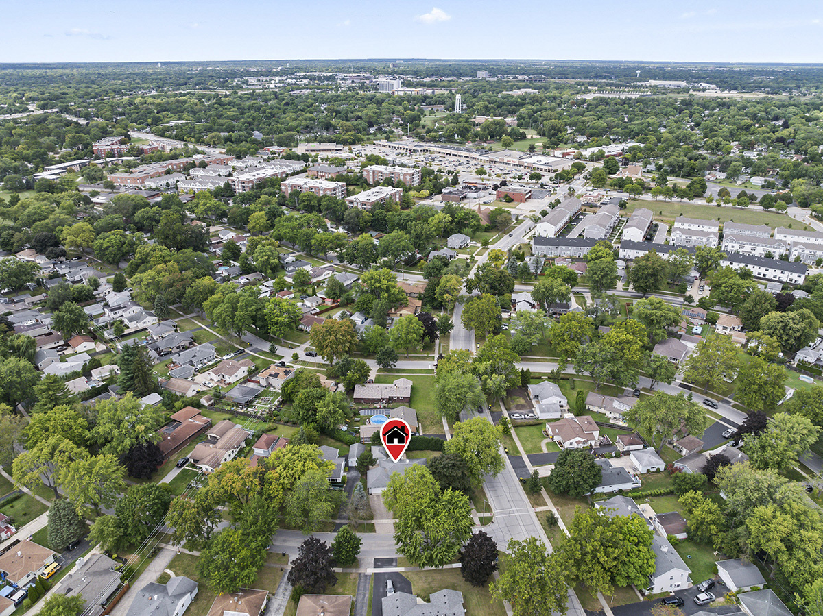 2900 Swallow Lane Rolling Meadows, IL 60008 - Photo 31 of 37 an aerial view of residential houses with outdoor space and trees