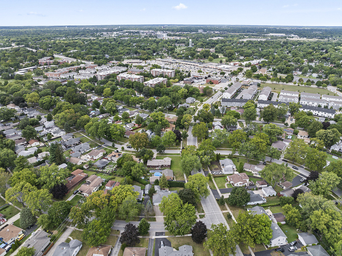 2900 Swallow Lane Rolling Meadows, IL 60008 - Photo 32 of 37 an aerial view of multiple house
