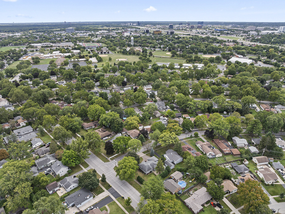 2900 Swallow Lane Rolling Meadows, IL 60008 - Photo 36 of 37 an aerial view of multiple house