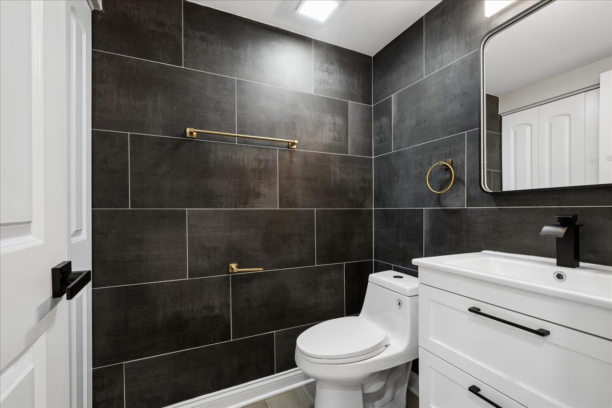 2272 Asbury Road Northbrook, IL 60062 - Photo 14 of 32 Gallery Image 14