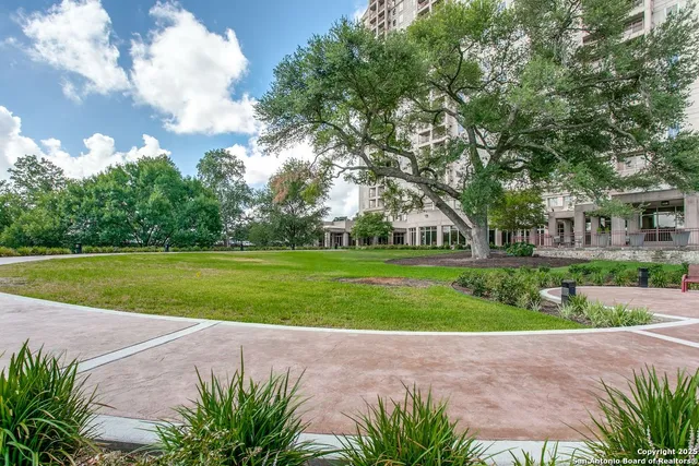 $200,000 | 1 Towers Park Lane, Unit 1512, San Antonio, TX 78209