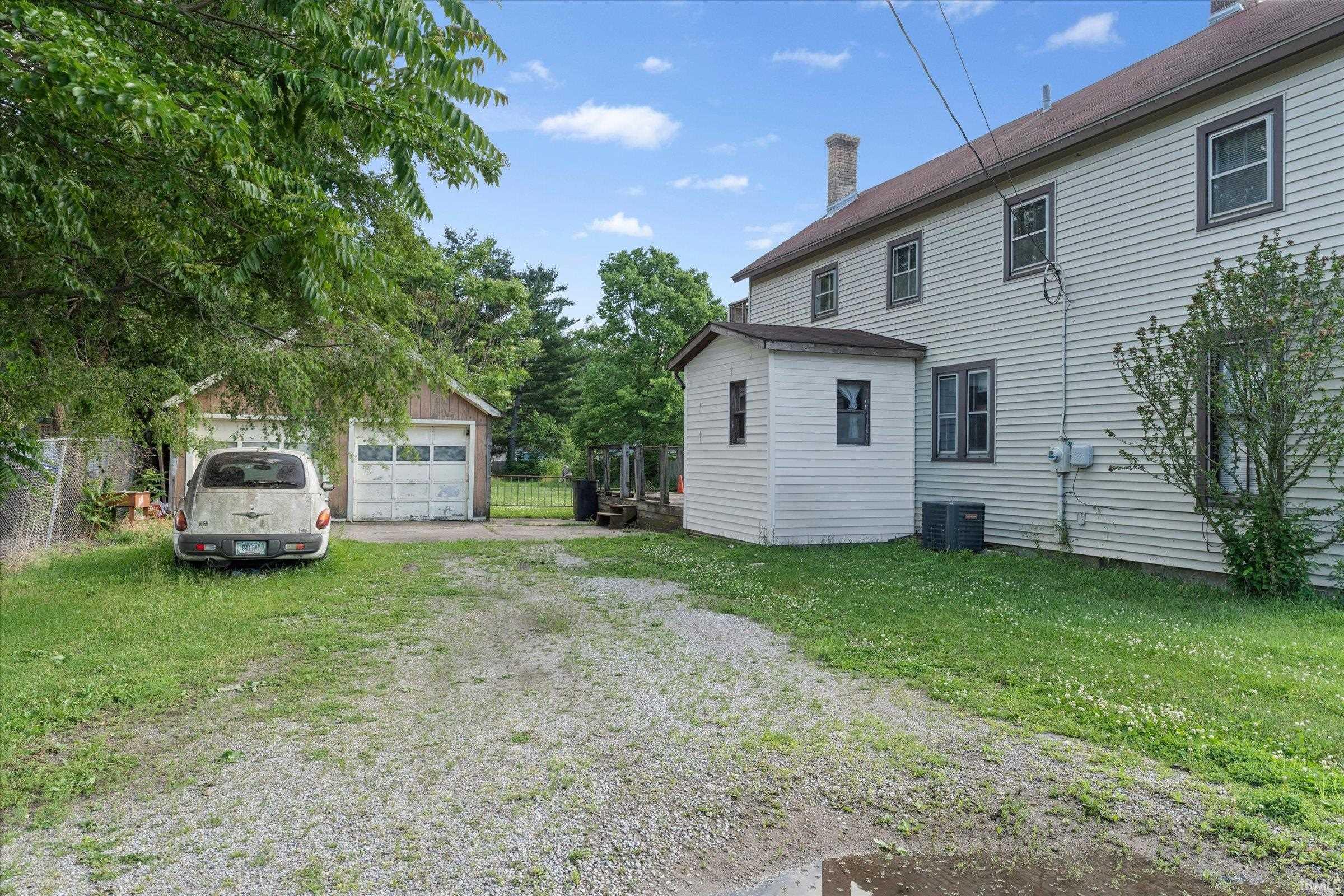 1639 Toledo Road Elkhart, IN 46516 - Photo 3 of 37