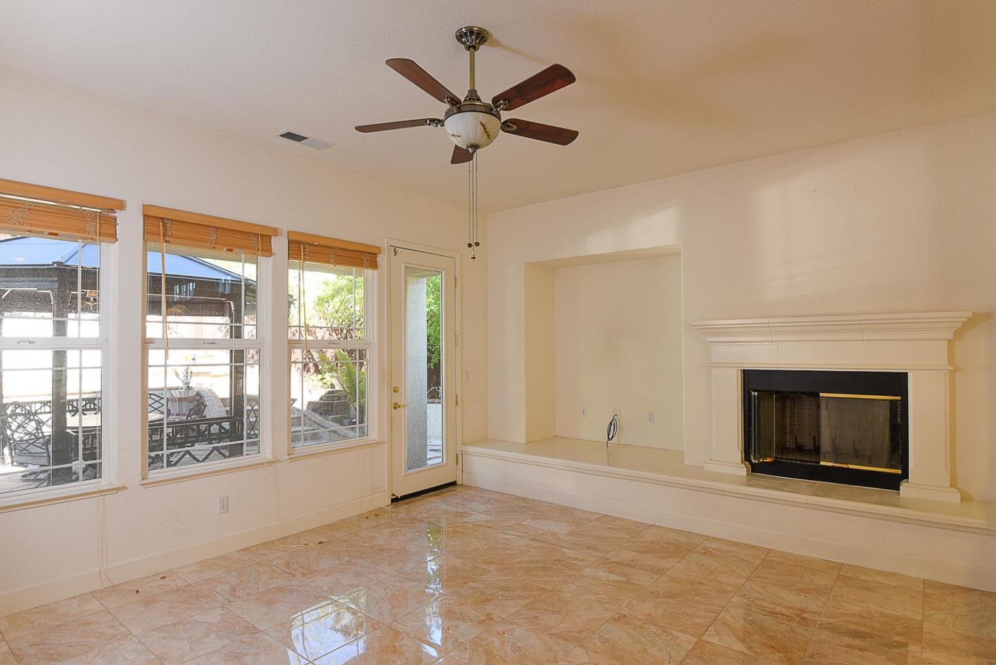 6785 Eagle Ridge Court Gilroy, CA 95020 - Photo 12 of 33 Gallery Image 12