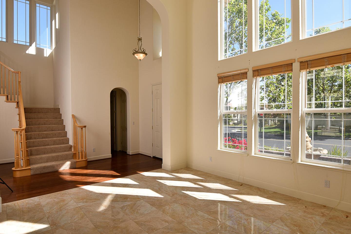 6785 Eagle Ridge Court Gilroy, CA 95020 - Photo 4 of 33 Gallery Image 4