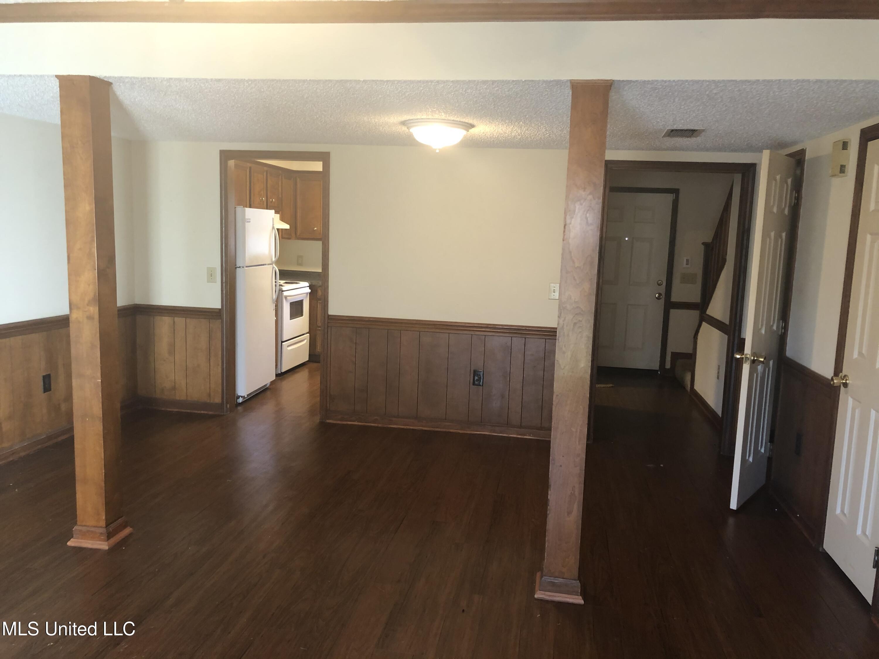 42 Northtown Road, Unit AB Jackson, MS 39211 - Photo 3 of 11 IMG_4640