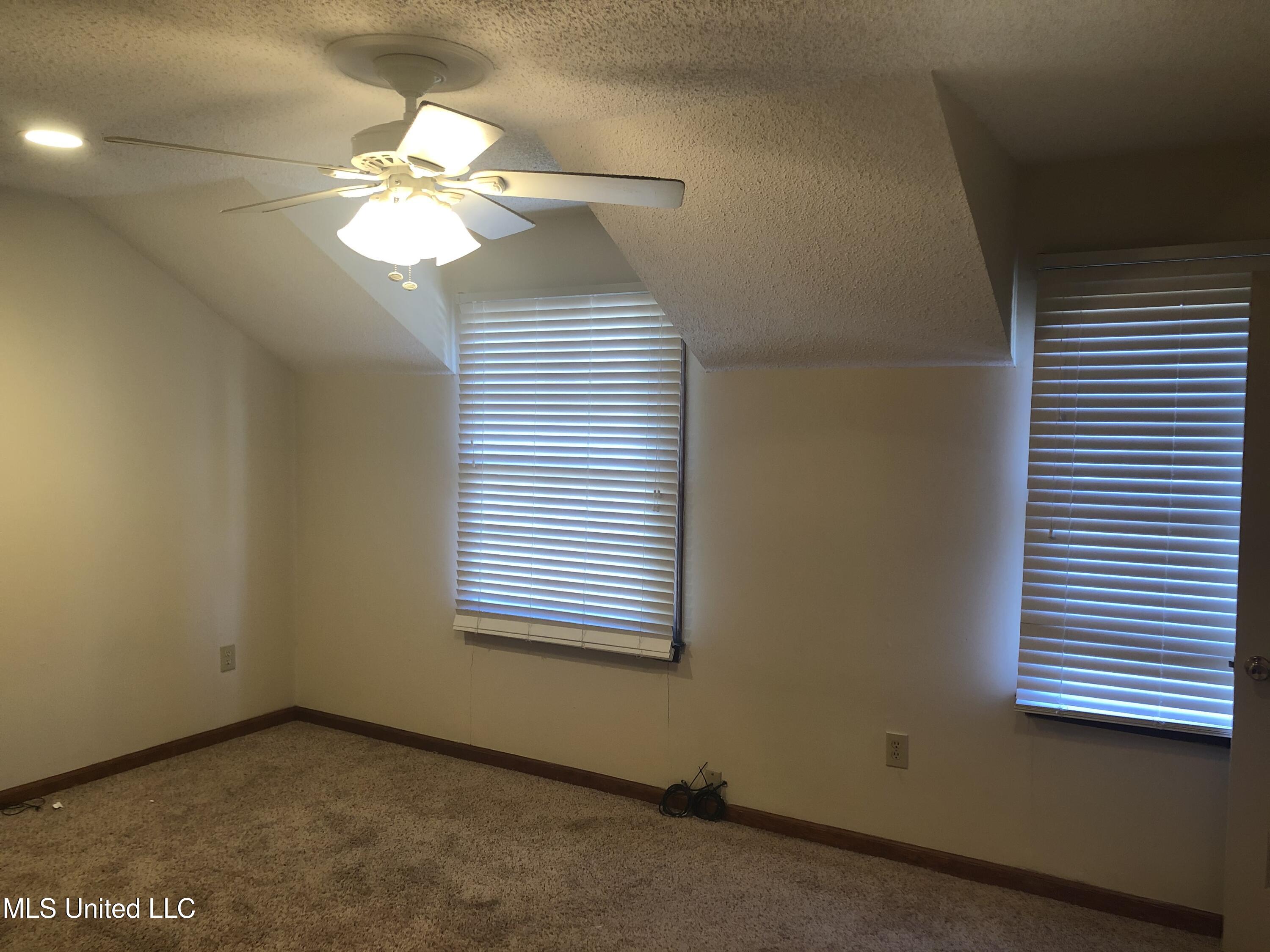 42 Northtown Road, Unit AB Jackson, MS 39211 - Photo 4 of 11 IMG_4644