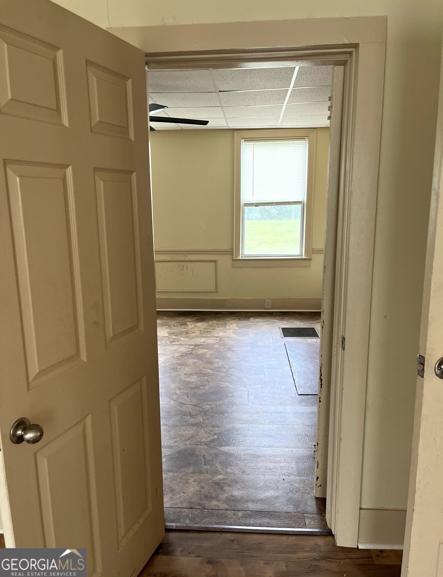 430 Knight Street Elberton, GA 30635 - Photo 8 of 15 a view of an empty room
