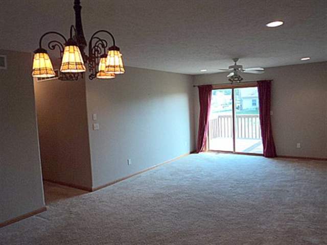3251 Rye Ridge Trail Freeport, IL 61032 - Photo 3 of 12 Gallery Image 3