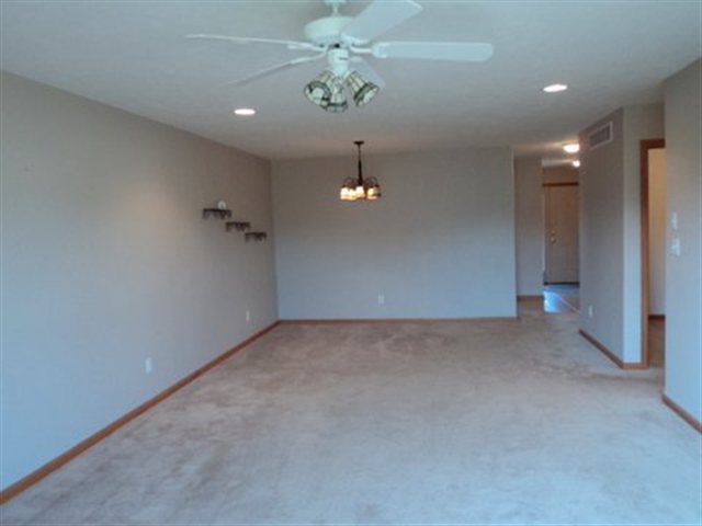 3251 Rye Ridge Trail Freeport, IL 61032 - Photo 4 of 12 Gallery Image 4