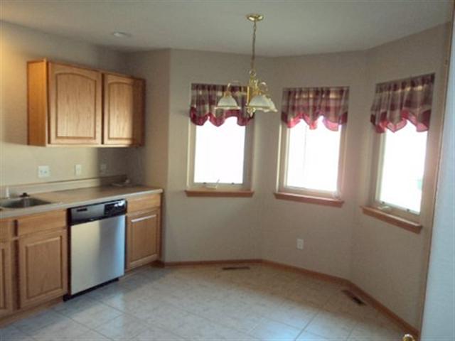 3251 Rye Ridge Trail Freeport, IL 61032 - Photo 8 of 12 Gallery Image 8