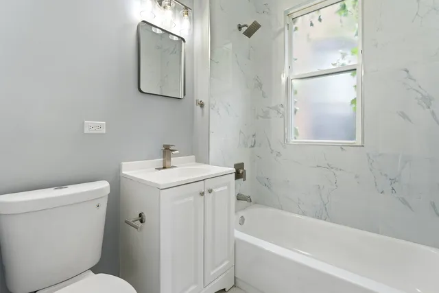 $395,000 | 4718 West Monroe Street, Chicago, IL 60644