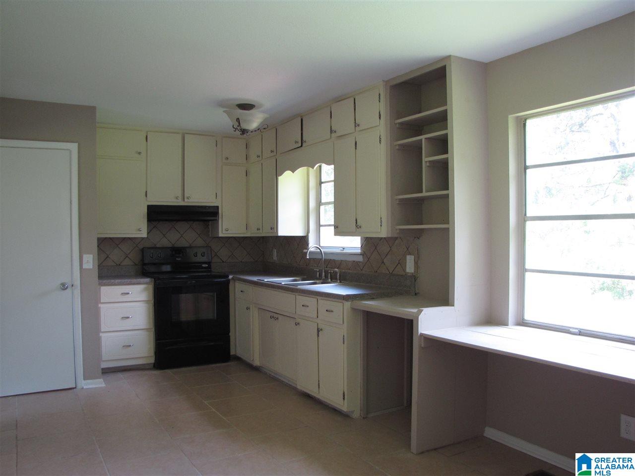 916 Windover Road Birmingham, AL 35215 - Photo 5 of 13