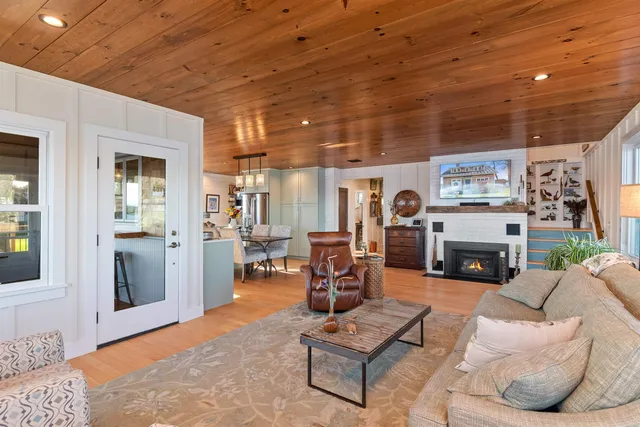 $1,200,000 | 20 Keelers Bay Road, South Hero, VT 05486